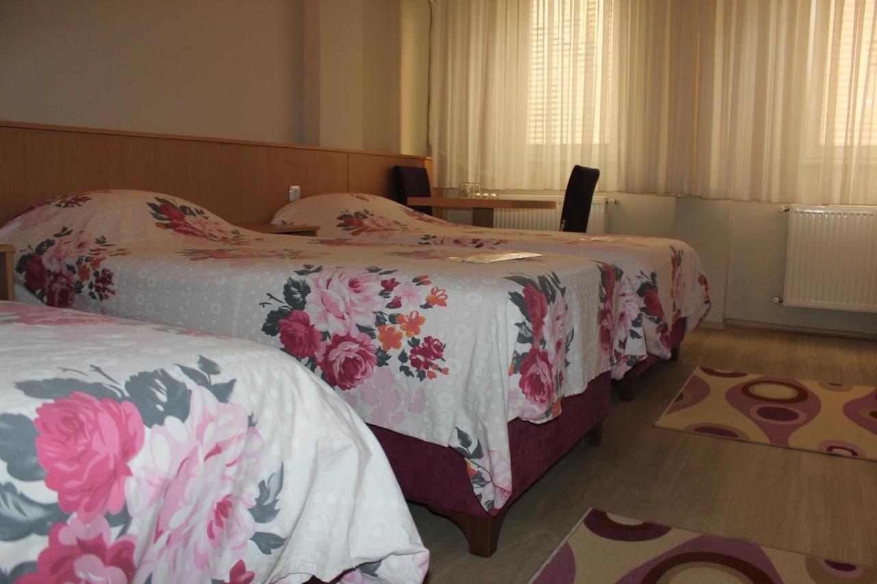 Hotel Oezsefa Istambul